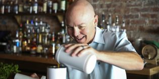 Hey Bartender – Getting Peachy at the Goat Hey Bartender – Getting Peachy at the Goat