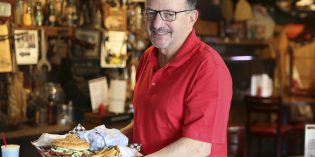 FoodView – Fast Eddie’s M.O.A.B Since 1952 FoodView – Fast Eddie’s M.O.A.B Since 1952